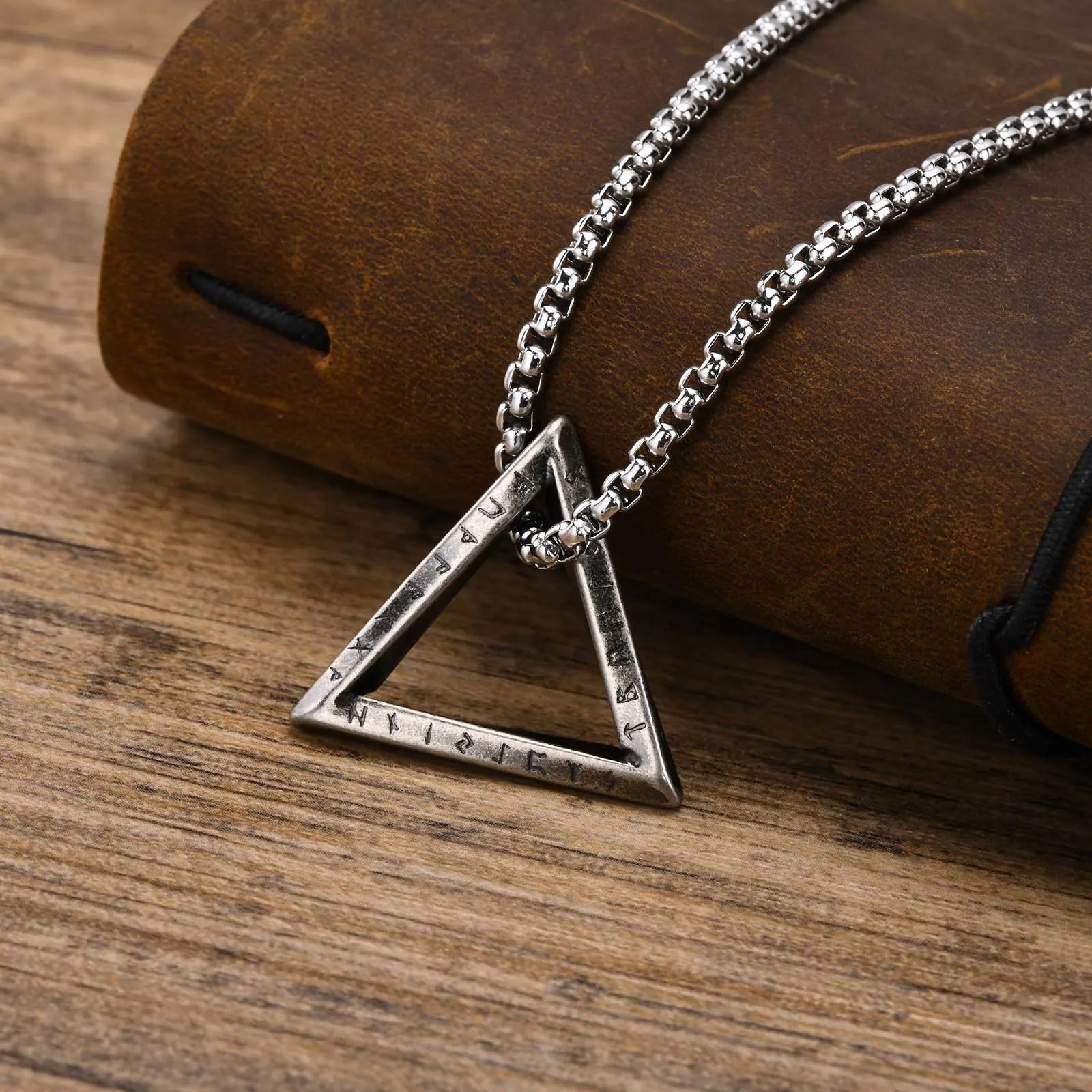 Corrente Masculina Valknut | URBANO'S
